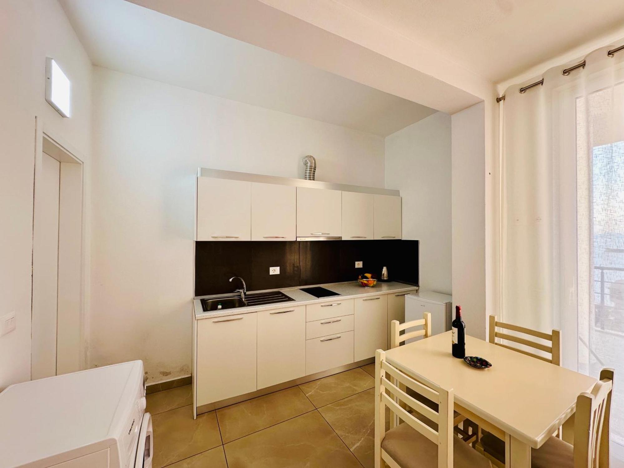 Jico Travel - Villa Colombo Vlorë Zimmer foto