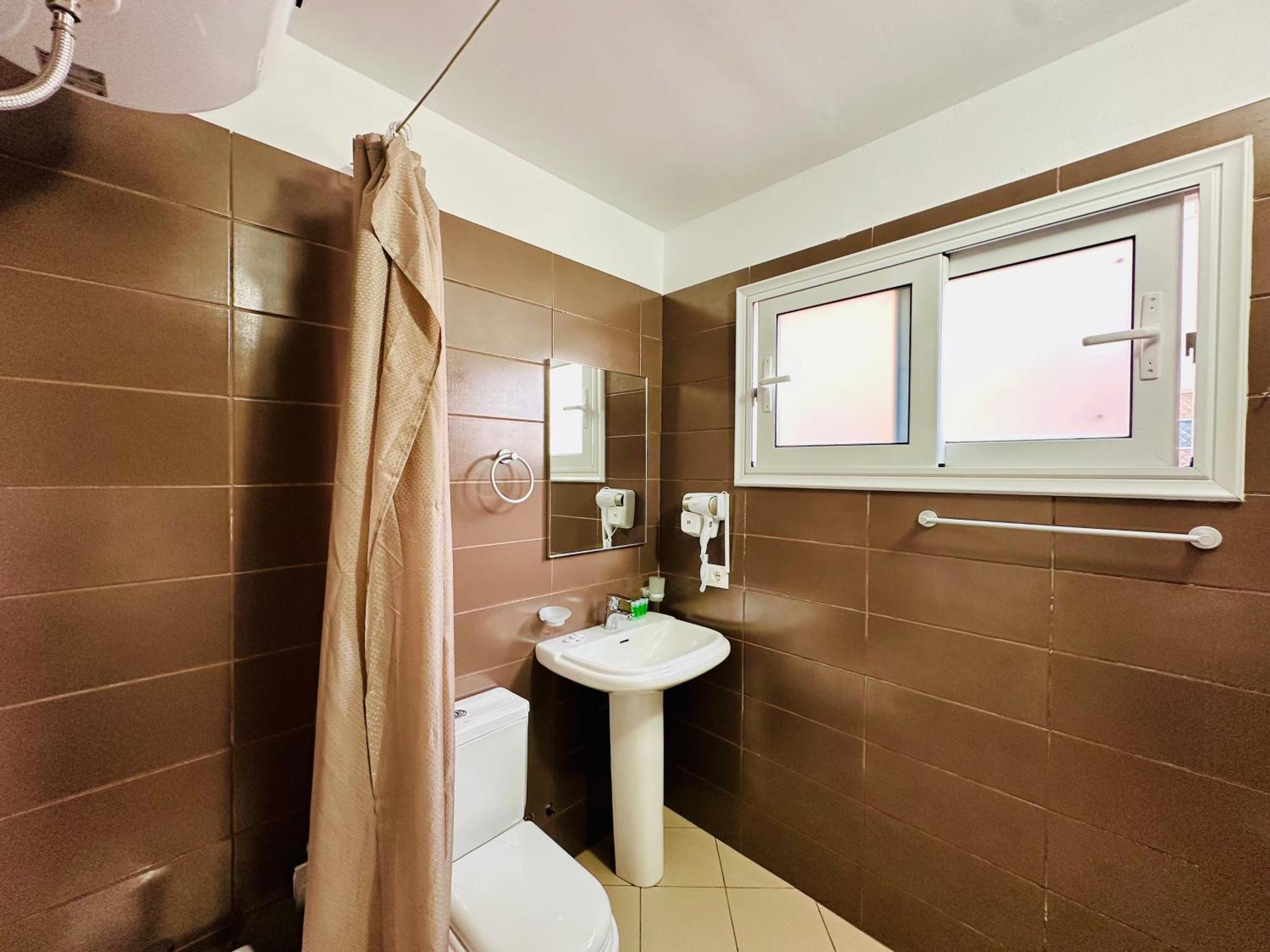 Jico Travel - Villa Colombo Vlorë Zimmer foto